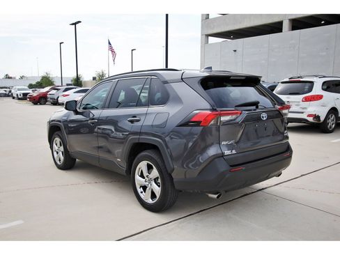 Used 2021 Toyota RAV4 XLE Premium AWD/4WD image 6