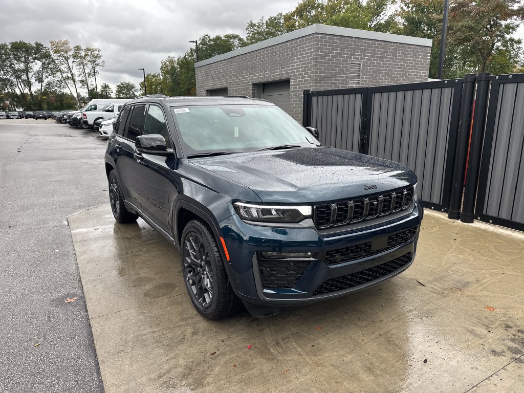 New 2027 Jeep Grand Cherokee Summit AWD/4WD image 4