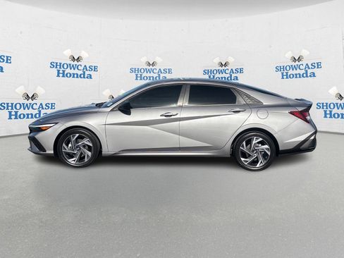 Used 2025 Hyundai Elantra Sport image 4