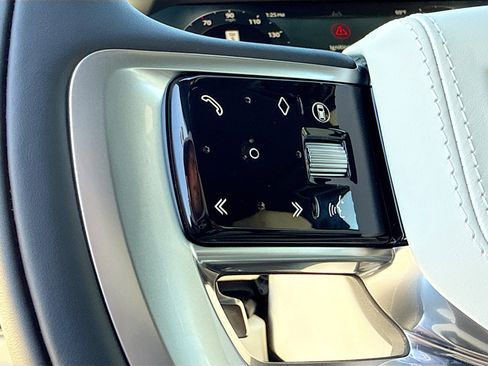 New 2026 Land Rover Range Rover Long Wheelbase SE image 37