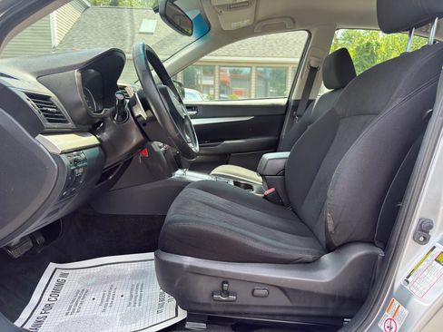 Used 2013 Subaru Legacy 2.5i Premium w/ Popular Pkg 2 AWD/4WD image 19