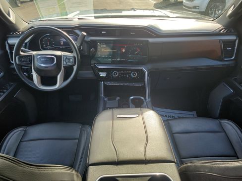 Used 2024 GMC Sierra 3500 Denali w/ Denali Reserve Package image 9