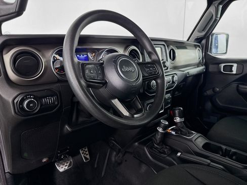 Used 2020 Jeep Wrangler Sport AWD/4WD image 21