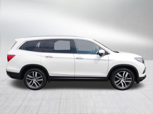 Used 2017 Honda Pilot Touring image 8