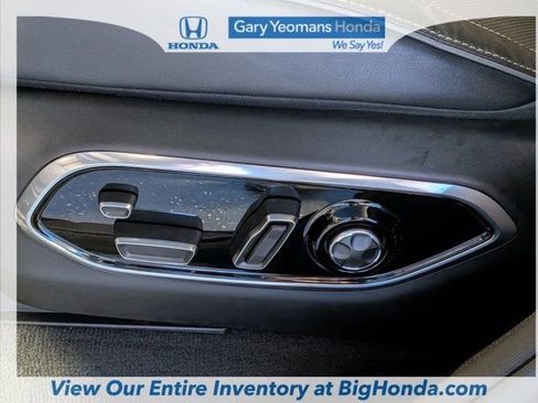 Used 2023 Jeep Grand Cherokee Overland w/ Luxury Tech Group IV RWD image 24