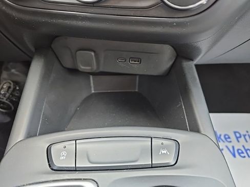 Used 2024 Chevrolet Trax LS w/ LS Convenience Package image 17