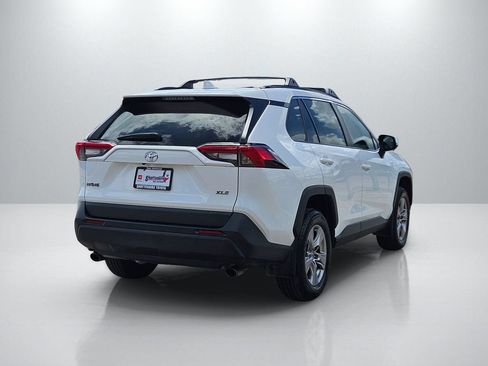 Certified 2022 Toyota RAV4 XLE w/ Convenience Package FWD image 5
