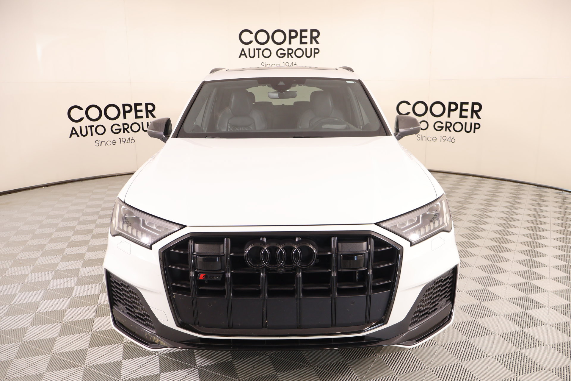 Used 2023 Audi SQ7 Prestige AWD/4WD image 9