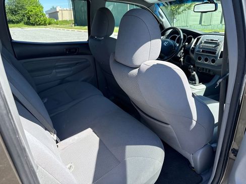 Used 2011 Toyota Tacoma 4x4 Double Cab w/ TRD Off-Road Pkg w/JBL Audio image 13
