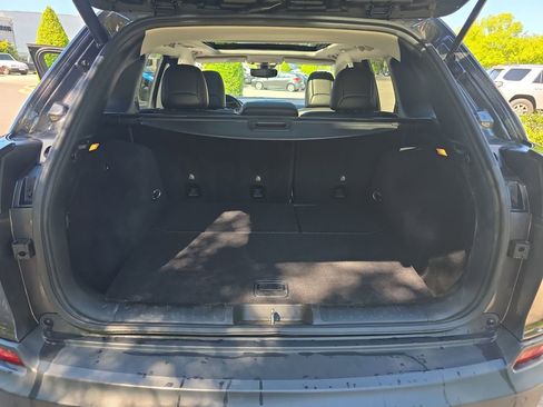 Used 2019 Jeep Cherokee Limited w/ Luxury Group FWD image 33