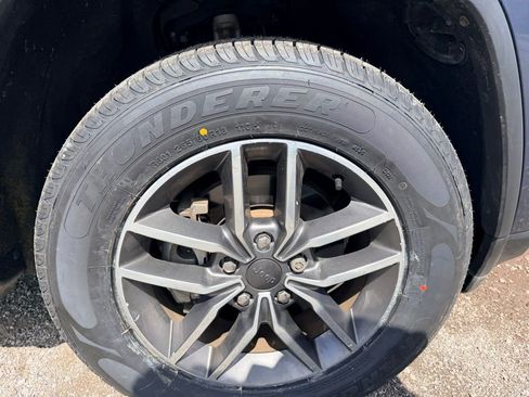 Used 2020 Jeep Grand Cherokee Limited image 9