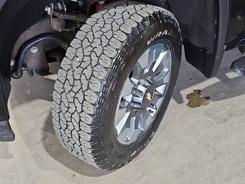 Used 2024 Chevrolet Silverado 2500 Custom w/ Custom Value Package image 36