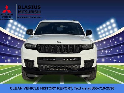 Used 2024 Jeep Grand Cherokee L Altitude image 3