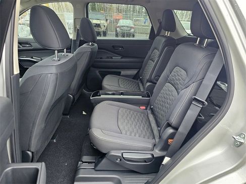 New 2025 Nissan Pathfinder SV w/ SV Premium Package image 22