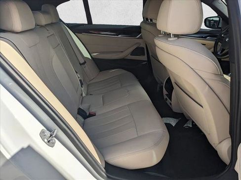 Used 2023 BMW 530i w/ Premium Package image 19