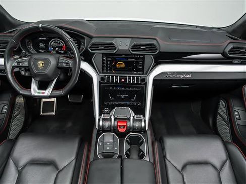Used 2019 Lamborghini Urus image 22