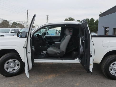 Used 2021 Toyota Tacoma SR image 29