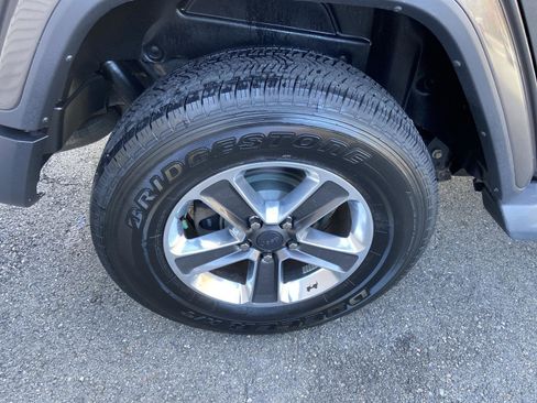 Used 2020 Jeep Wrangler Unlimited Sahara image 12