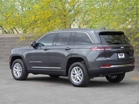 New 2026 Jeep Grand Cherokee Laredo X AWD/4WD image 2