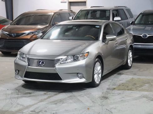 Used 2015 Lexus ES 300h image 30