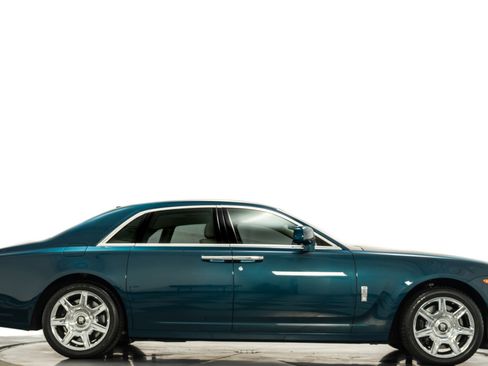 Used 2010 Rolls-Royce Ghost image 2