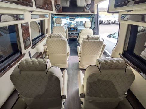 Used 2024 Mercedes-Benz Sprinter 3500 image 19