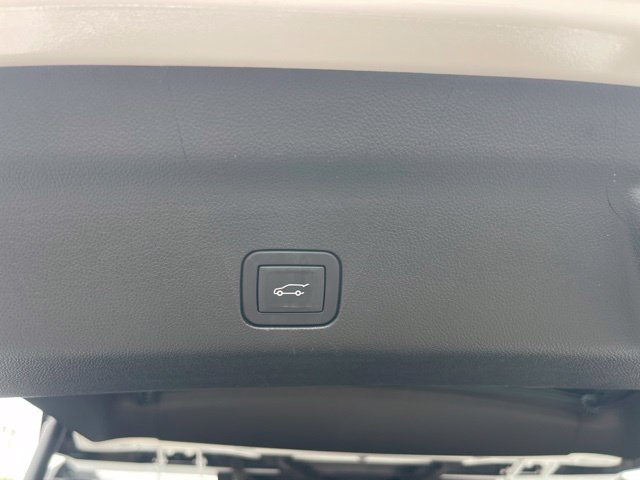 Used 2025 Chevrolet Suburban LT w/ Comfort Package AWD/4WD image 39