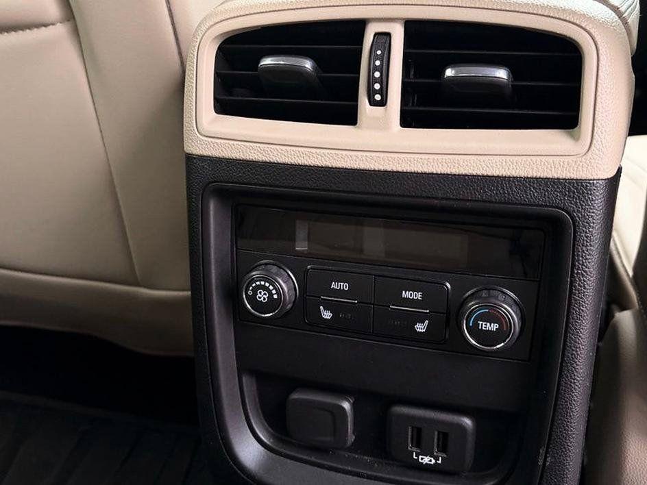 Used 2019 Buick Envision Premium AWD/4WD image 14