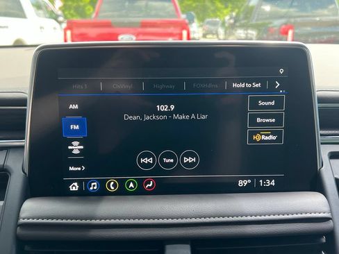 Used 2021 GMC Yukon XL SLT w/ Rear Media and Nav Package AWD/4WD image 29