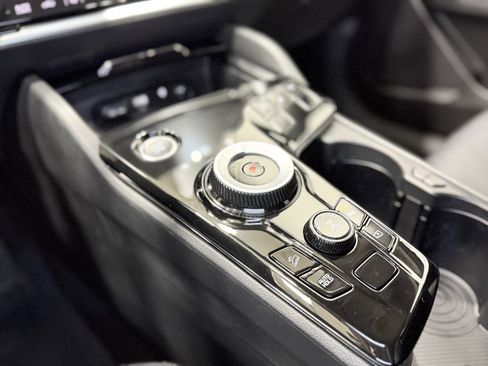 Used 2023 Kia Sportage EX image 18