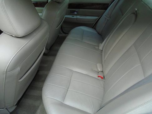 Used 2010 Mercury Grand Marquis LS image 11