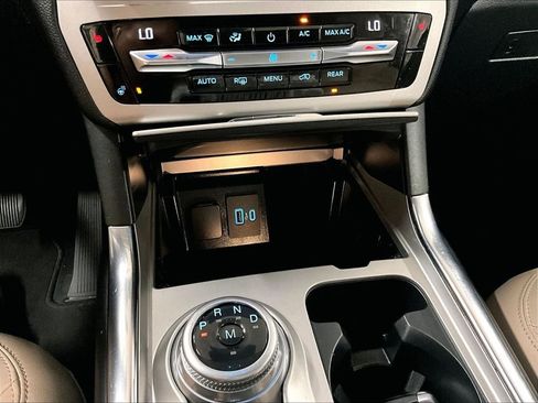 Used 2021 Ford Explorer XLT w/ Equipment Group 202A AWD/4WD image 28