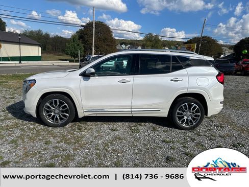 Used 2022 GMC Terrain Denali w/ LPO, Floor Liner Package image 2