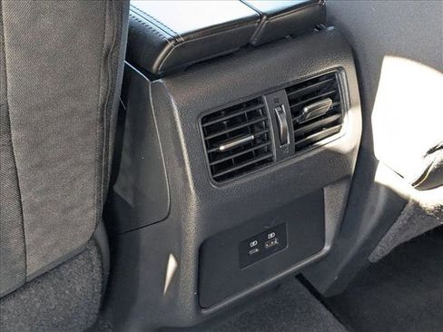 Used 2021 Nissan Rogue SV image 17