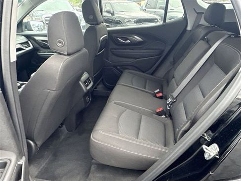 Used 2024 GMC Terrain SLE w/ Driver Convenience Package FWD image 23