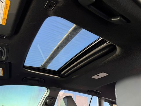 Certified 2024 Toyota Corolla Cross XSE image 21