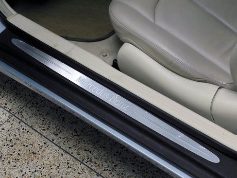 Used 2007 Mercedes-Benz CLK 350 Cabriolet image 32