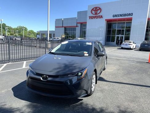 Certified 2025 Toyota Corolla LE FWD image 4