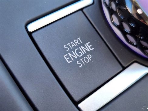 New 2026 Volkswagen Tiguan SE image 19