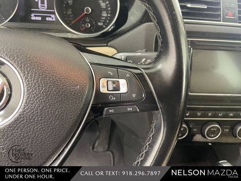 Used 2017 Volkswagen Jetta SEL image 26