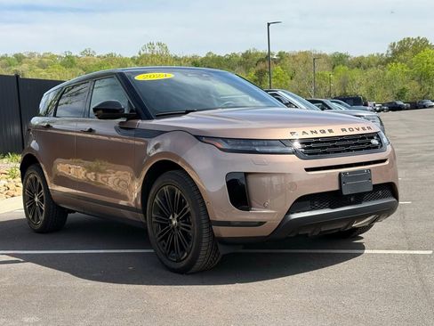Used 2024 Land Rover Range Rover Evoque S image 4