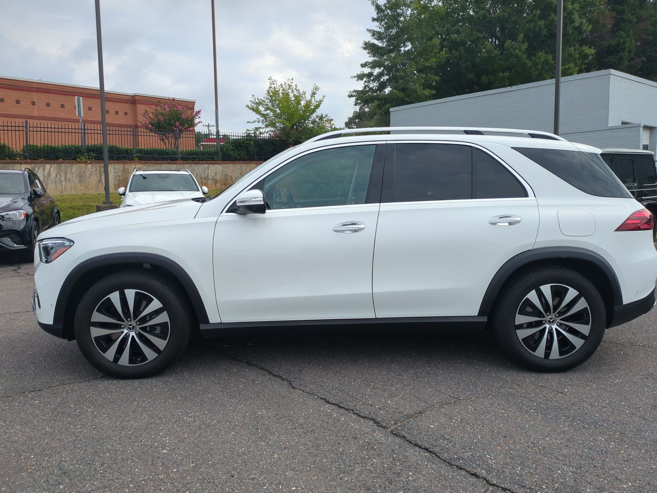 Used 2026 Mercedes-Benz GLE 450e 4MATIC image 6