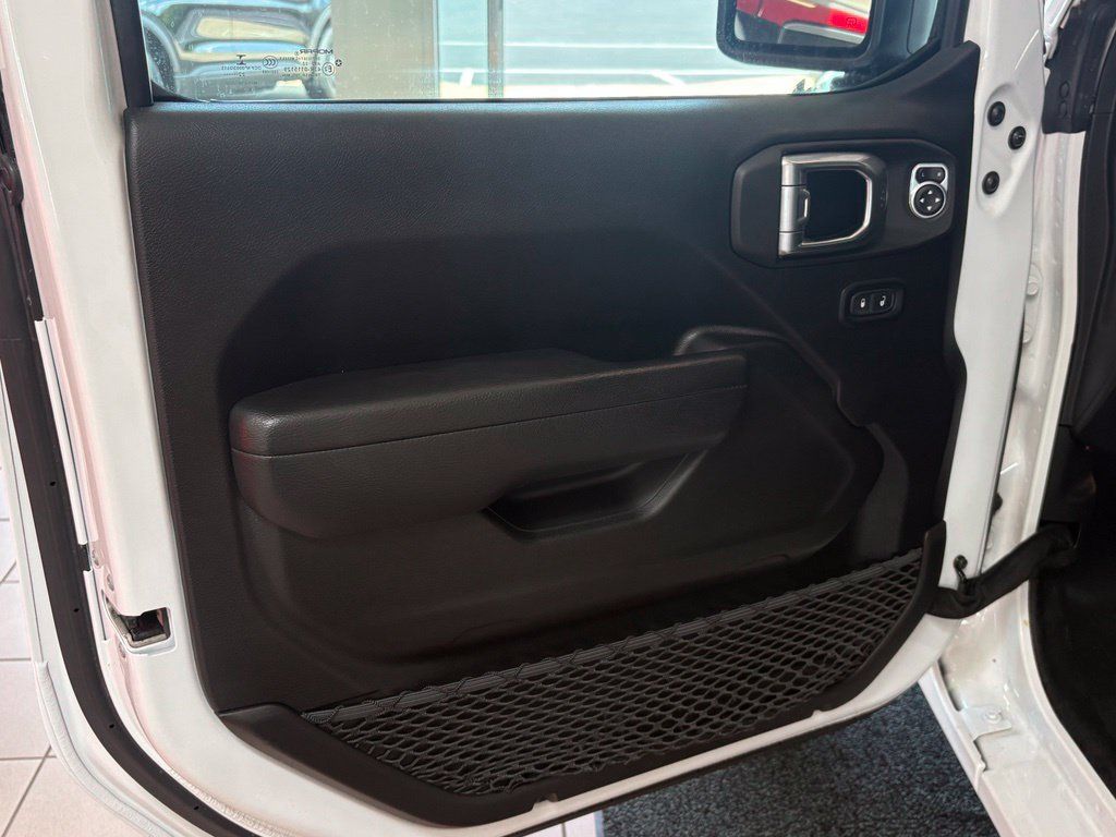 Used 2022 Jeep Wrangler Unlimited Sport AWD/4WD image 13