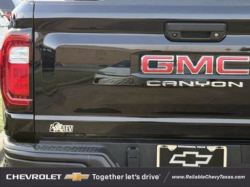 Used 2026 GMC Canyon AT4X w/ AT4X AEV Edition AWD/4WD image 9