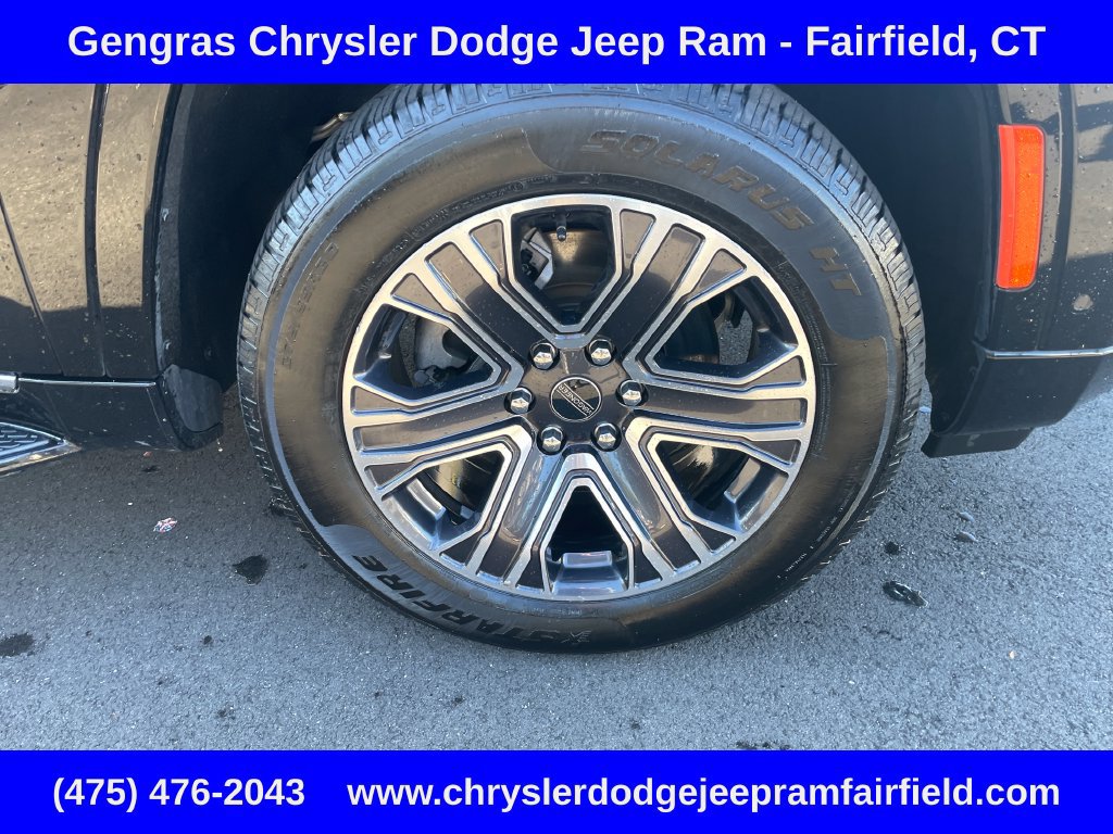 Certified 2025 Jeep Wagoneer Series II AWD/4WD image 9