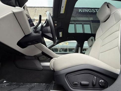 Used 2022 Porsche Taycan 4S image 13