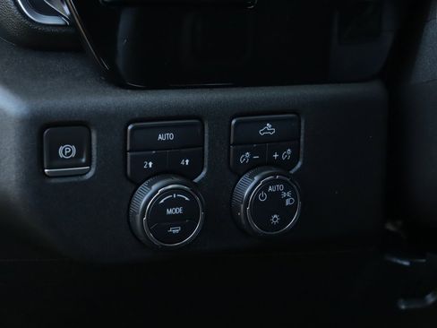 Used 2023 Chevrolet Silverado 1500 LT image 10