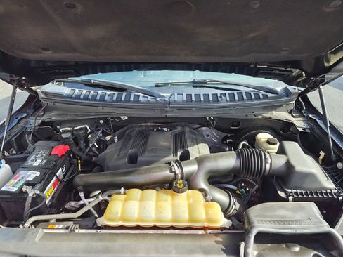 Used 2019 Ford Expedition XLT w/ Equipment Group 202A RWD image 21