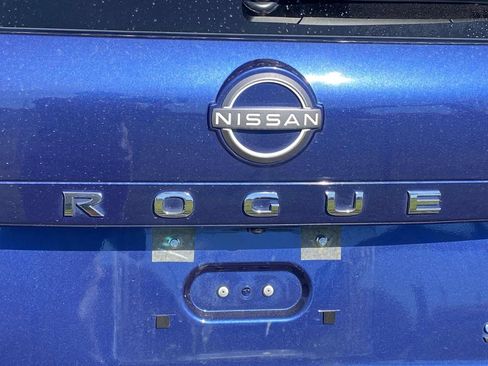 Used 2023 Nissan Rogue SV AWD/4WD image 11