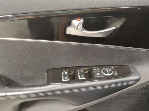 Used 2019 Kia Sorento EX image 27